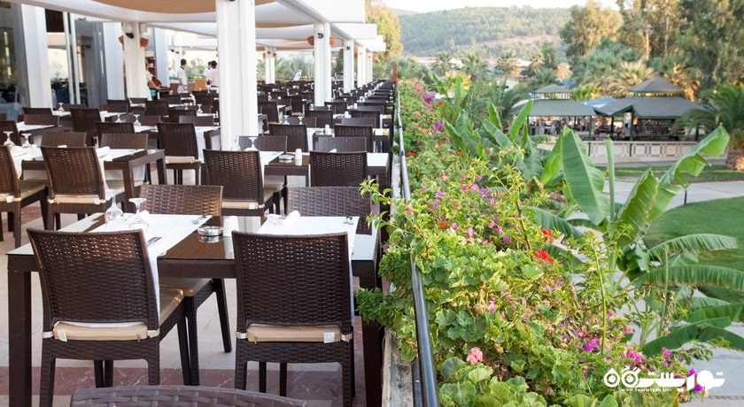 رستروان افس هتل پالم وینگز افسوس بیچ ریزورت 